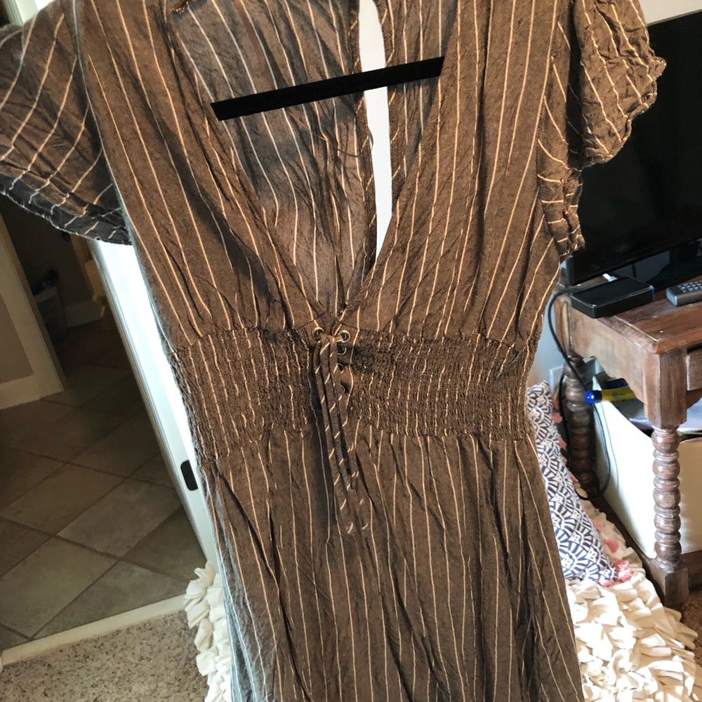 striped dress v neck